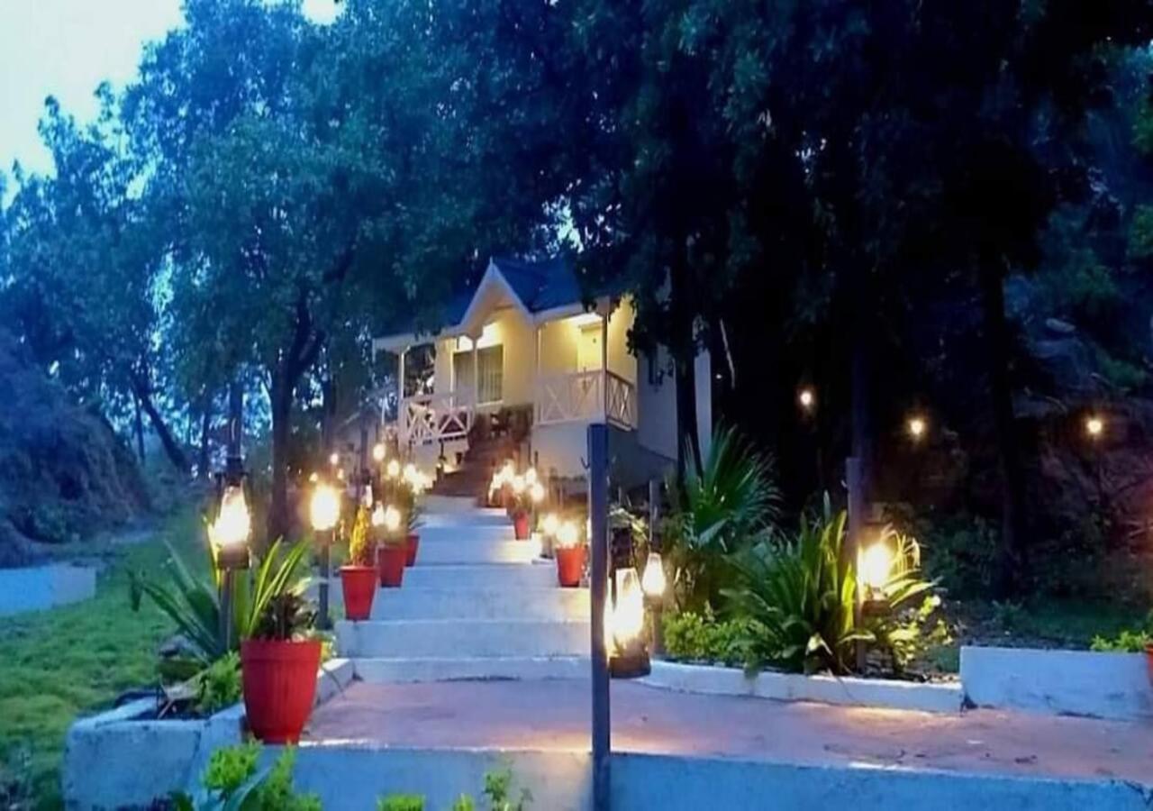 Greendale Resort Pachmarhī Exteriör bild